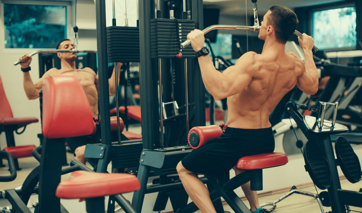 Sırt Kaslarınızı Eğitmek için Lat Pulldown Makinesi Nasıl Kullanılır?