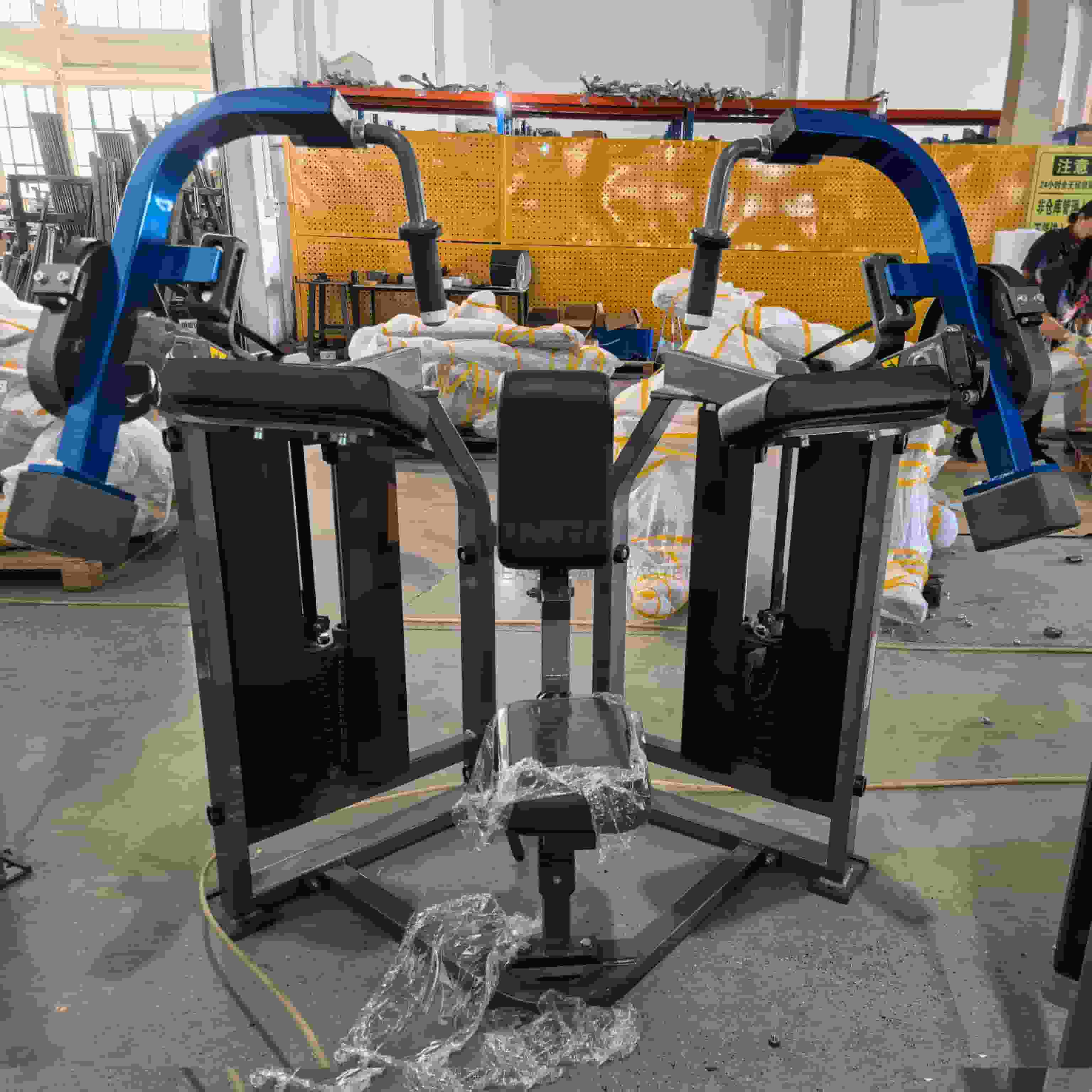 Iso Yanal Triceps Uzatma Makinesi